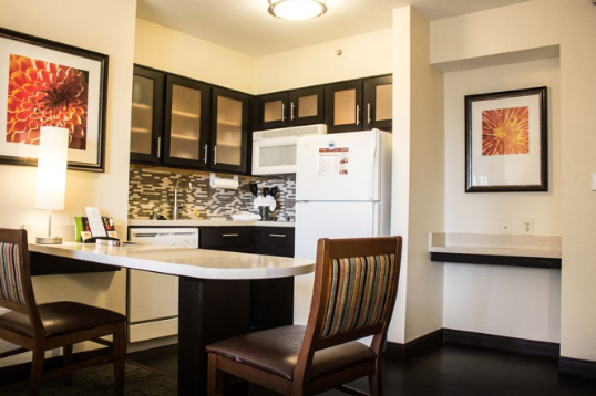 The kitchen of the Staybridge Suites Anaheim Resort Area near Disneyland