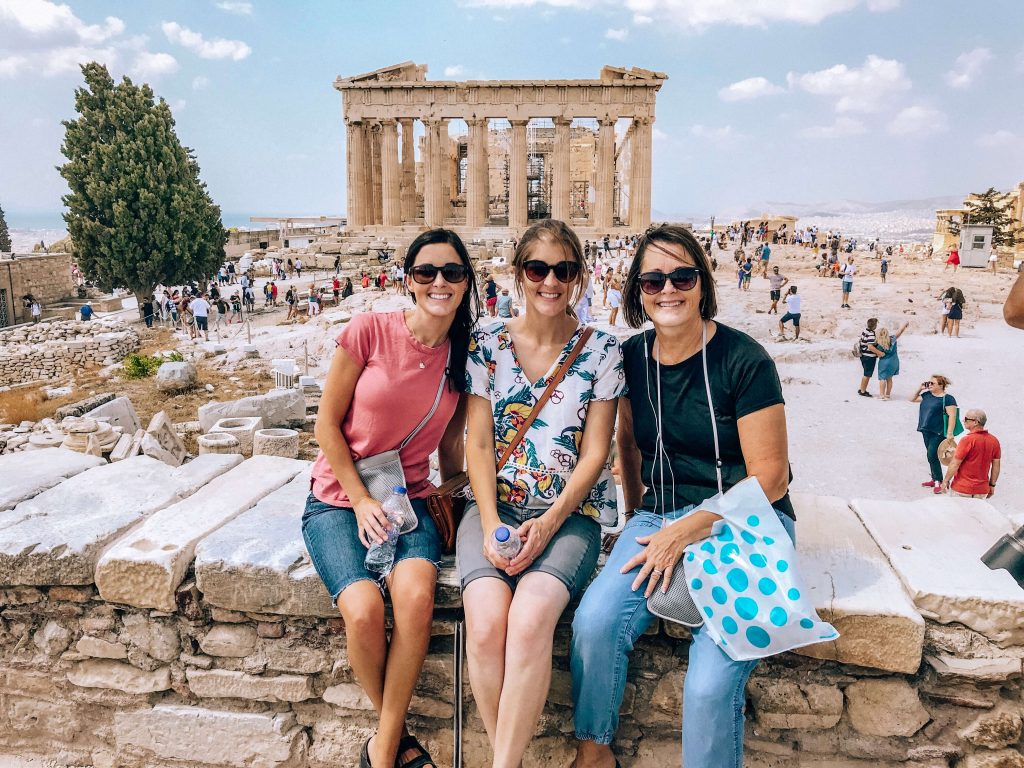 3 girls with Parthenon in backgroud