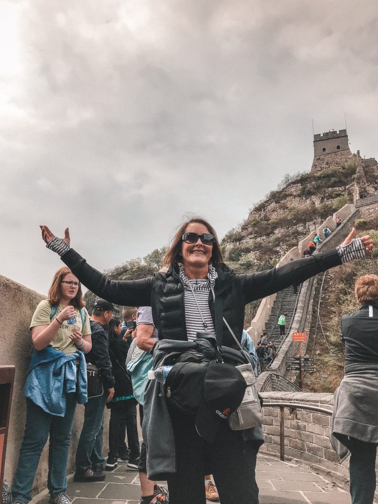 Women standing on the Great Wall
