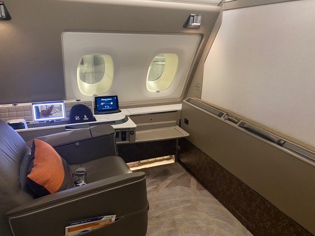 Large Airplane Suite