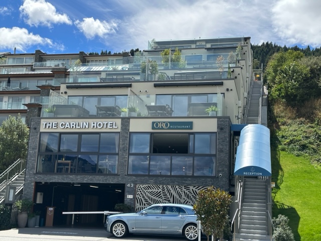 Exterior or Carlin Hotel and Pro Restaurant